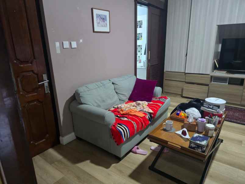 dijual rumah jl pancoran timur i
