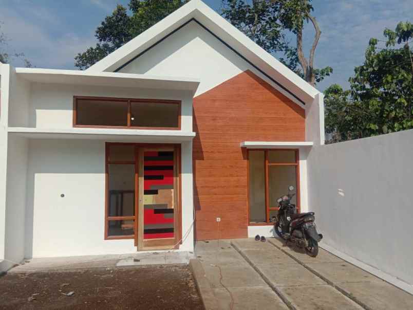 dijual rumah jl pangauban