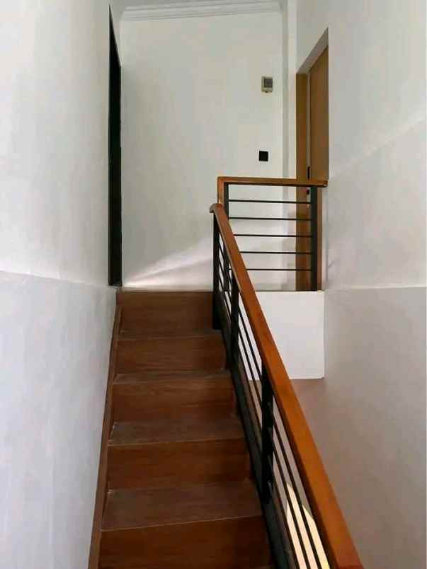 dijual rumah jl parangtritis km 10