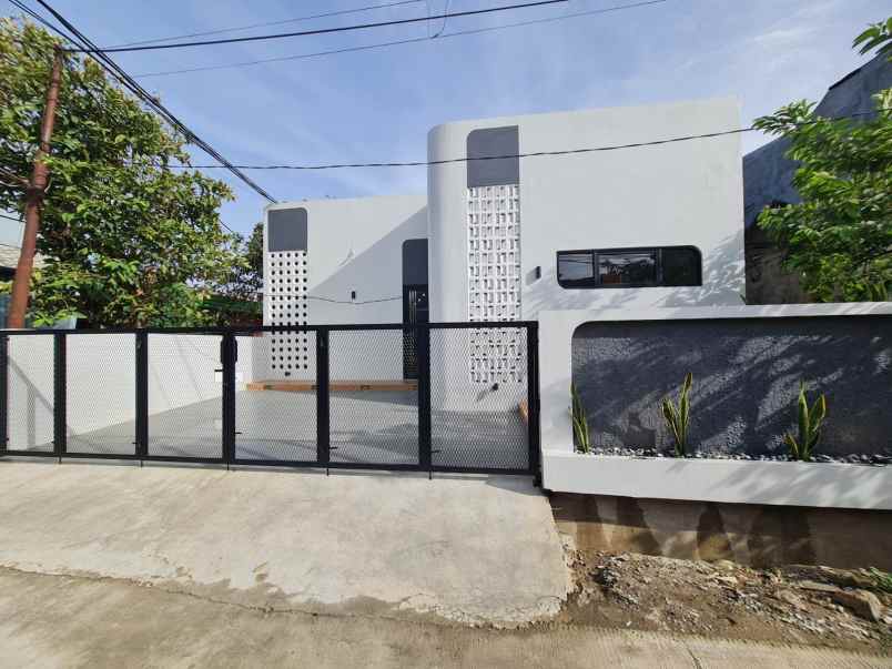 dijual rumah jl raya bekasi timur