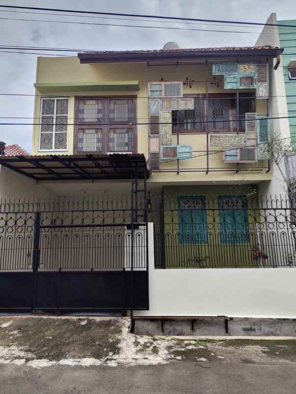dijual rumah jl raya kebayoran lama