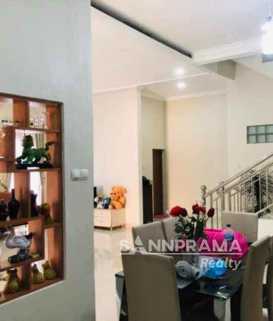 dijual rumah jl raya mampang depok