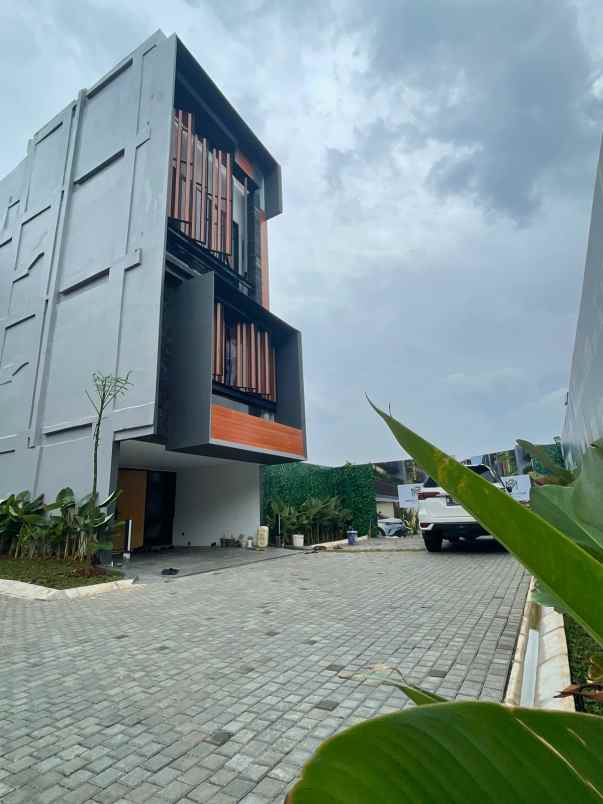 dijual rumah jl raya mampang prapatan