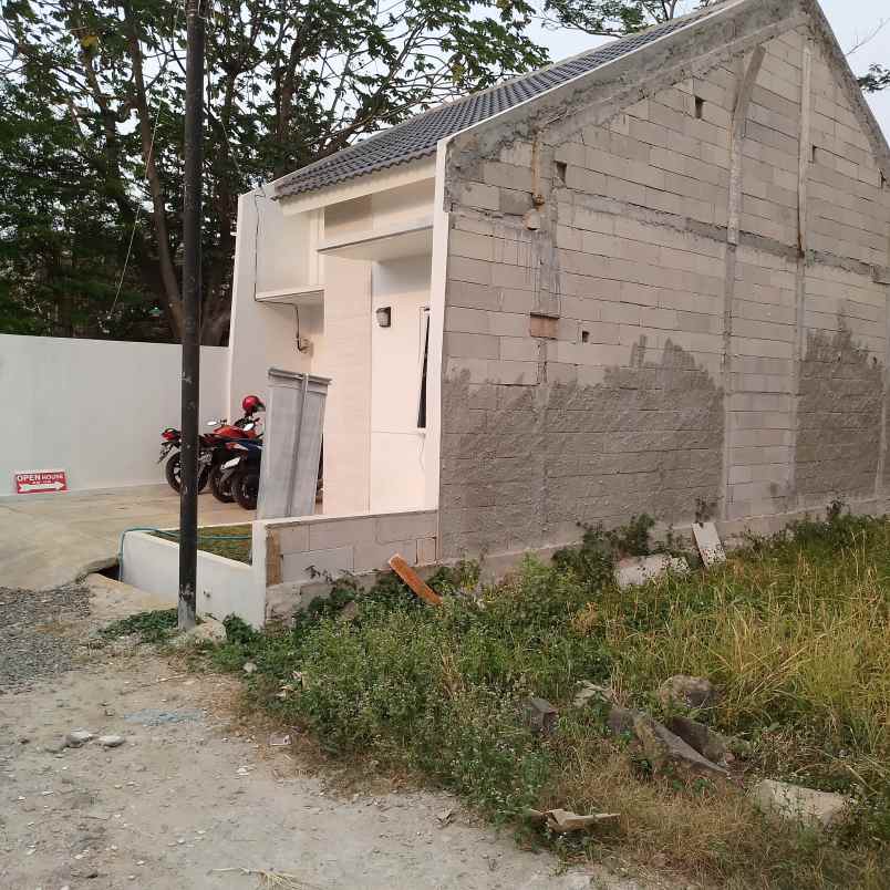 dijual rumah jl raya parung