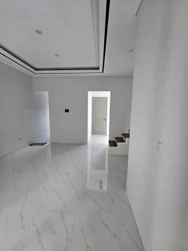 dijual rumah jl raya tambak medokan ayu