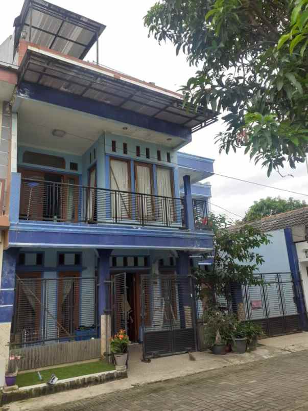 dijual rumah jl saphire