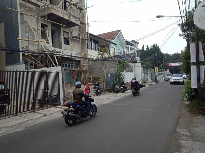 dijual rumah jl sarijadi kec sukasari