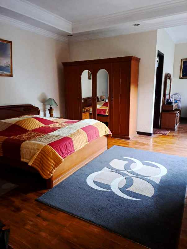 dijual rumah jl setiabudi