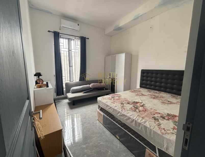 dijual rumah jl sudiro mantenan