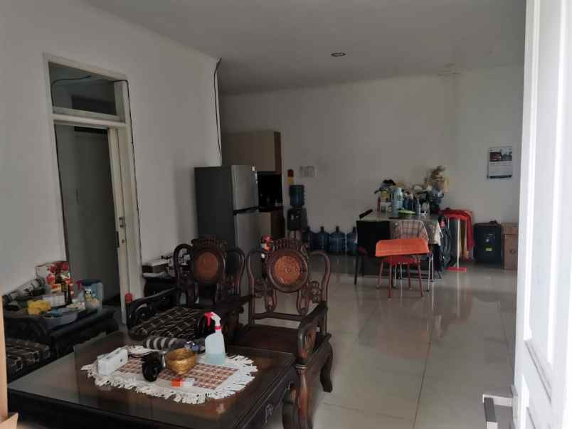 dijual rumah jl taman sari cipaganti