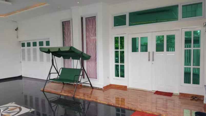 dijual rumah jl tb simatupang kec