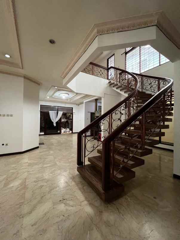 dijual rumah jl terogong raya