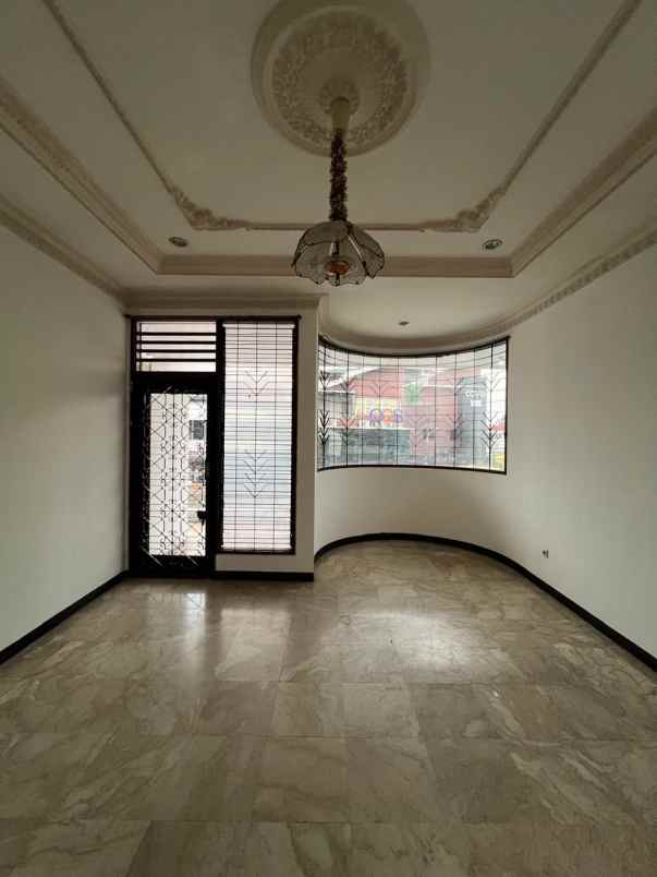 dijual rumah jl terogong raya