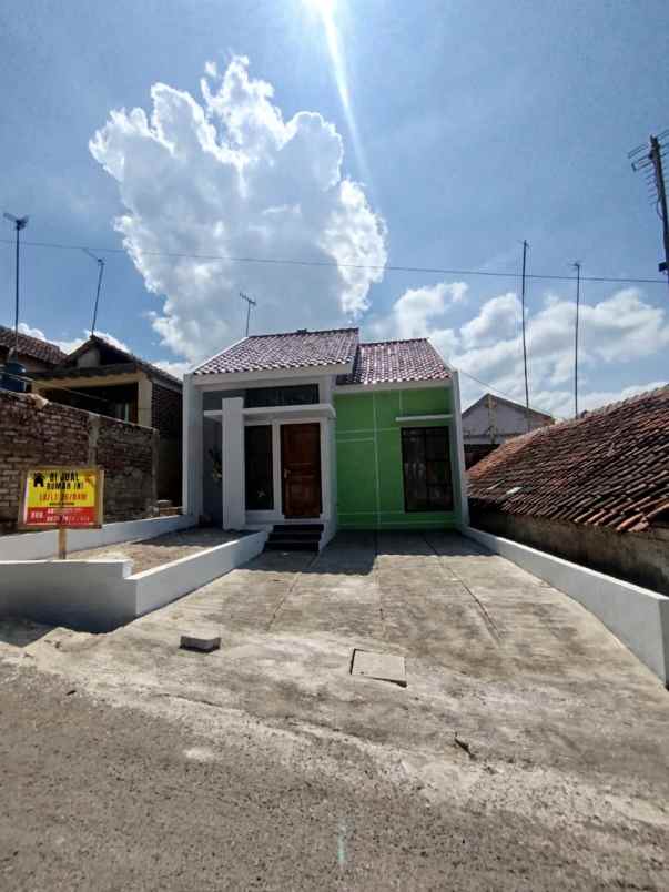 dijual rumah jl villa bandung indah