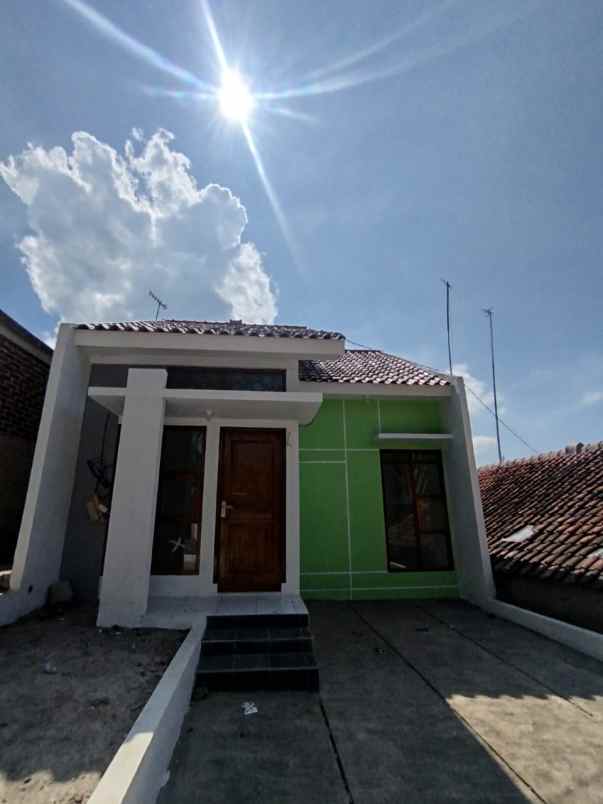 dijual rumah jl villa bandung indah