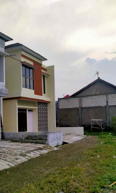 dijual rumah jl wr supratman desa