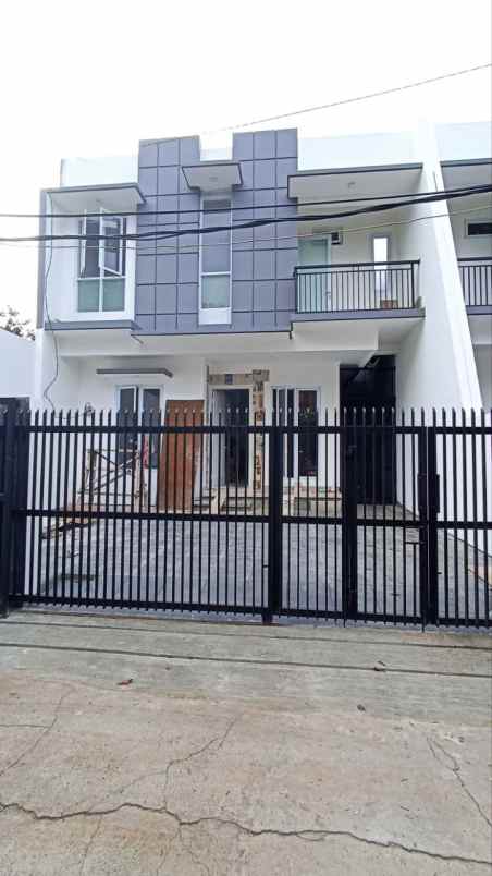 dijual rumah jln anugerah