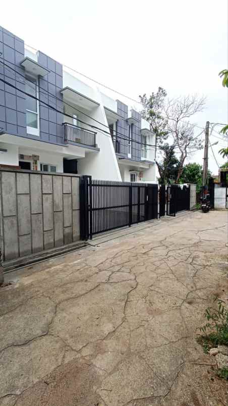 dijual rumah jln anugerah