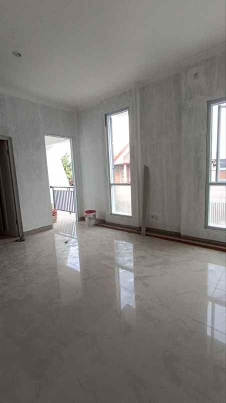 dijual rumah jln anugerah