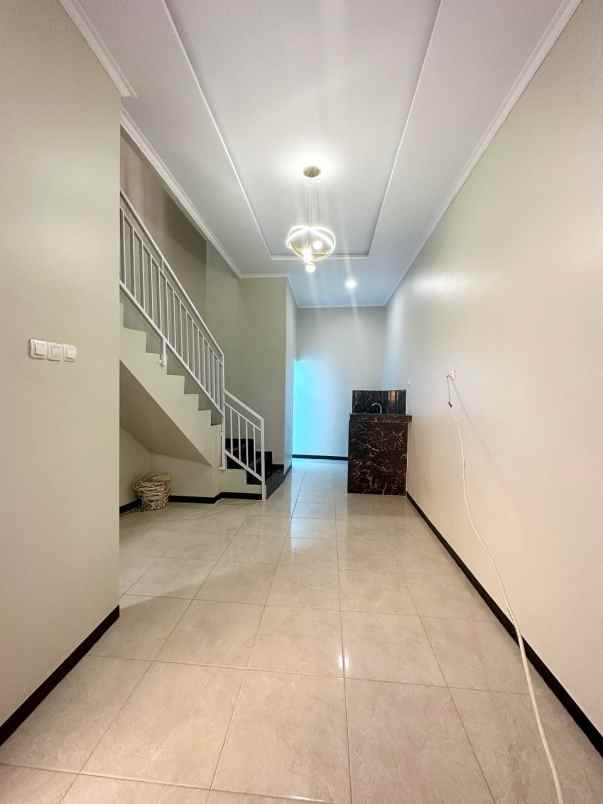 dijual rumah jln cijantung jakarta timur