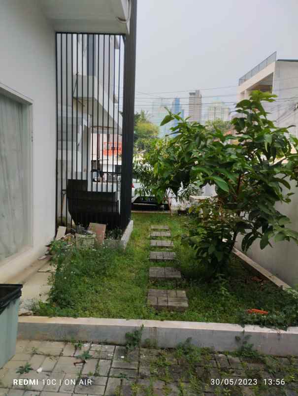 dijual rumah jln danau