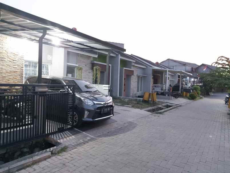 dijual rumah jln kavling pemda tangerang