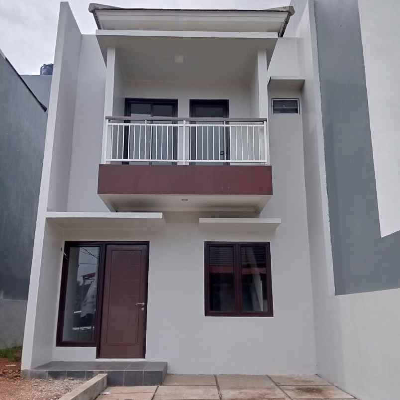 dijual rumah jln lantana raya