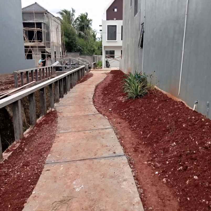 dijual rumah jln lantana raya