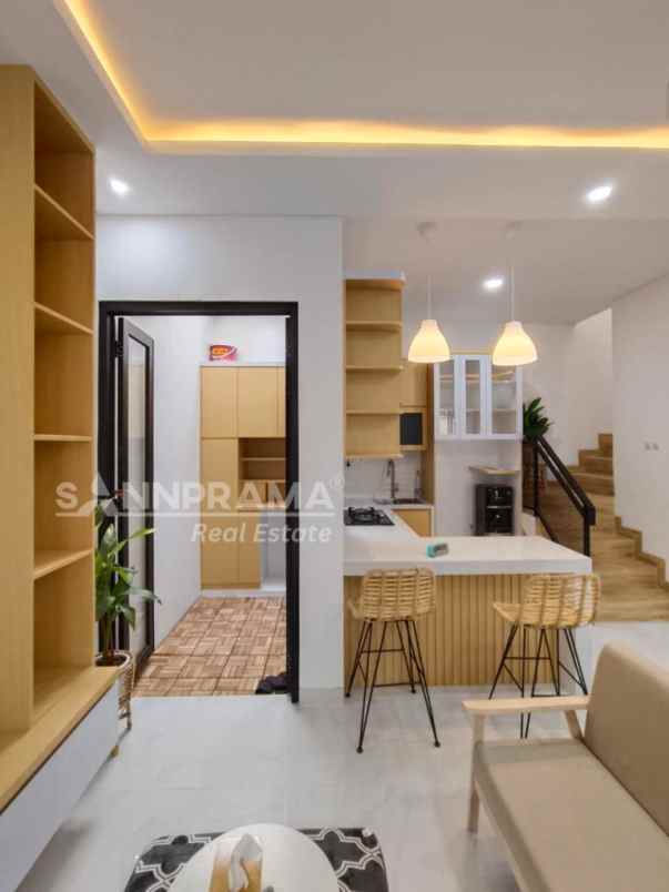 dijual rumah jln raya limo depok