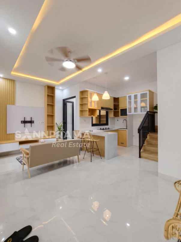 dijual rumah jln raya limo depok