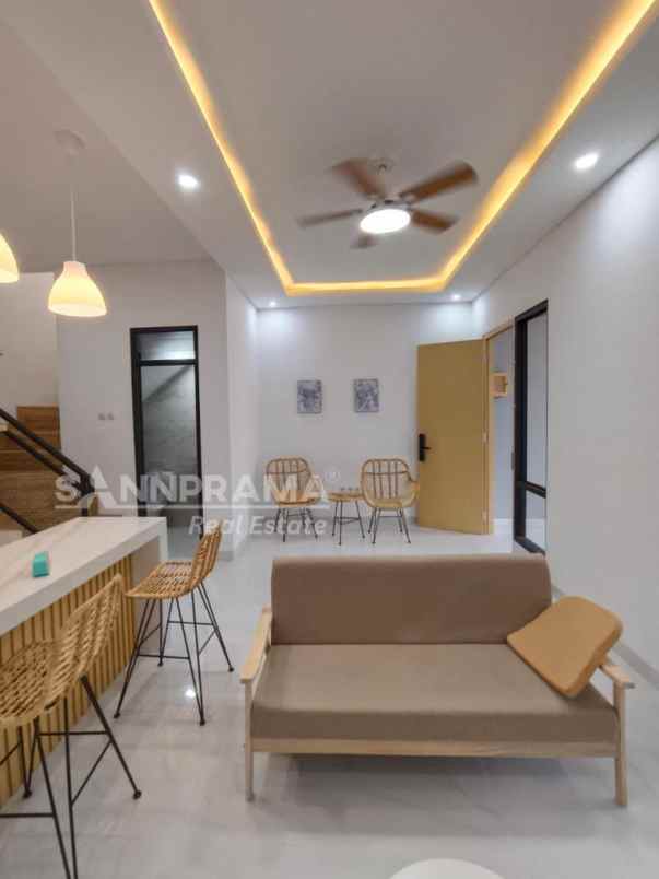 dijual rumah jln raya limo depok