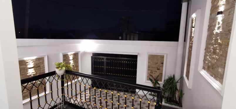 dijual rumah jln raya meruyung limo depok