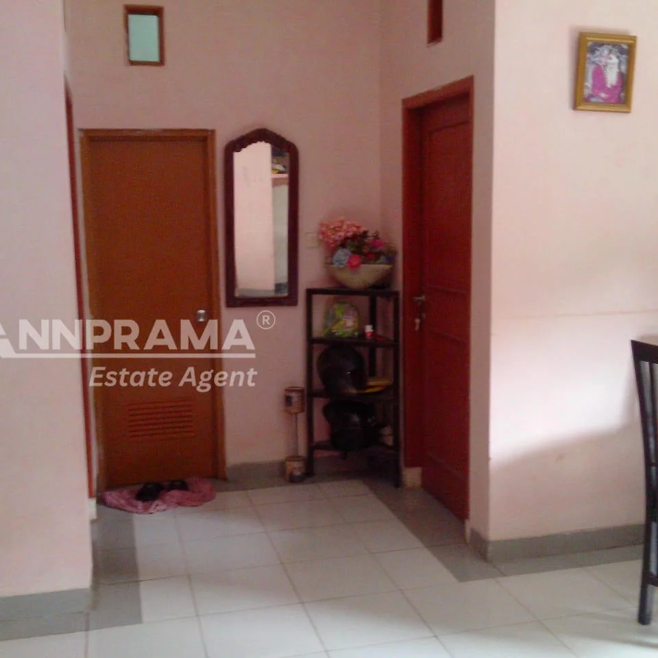 dijual rumah jln raya sawangan depok