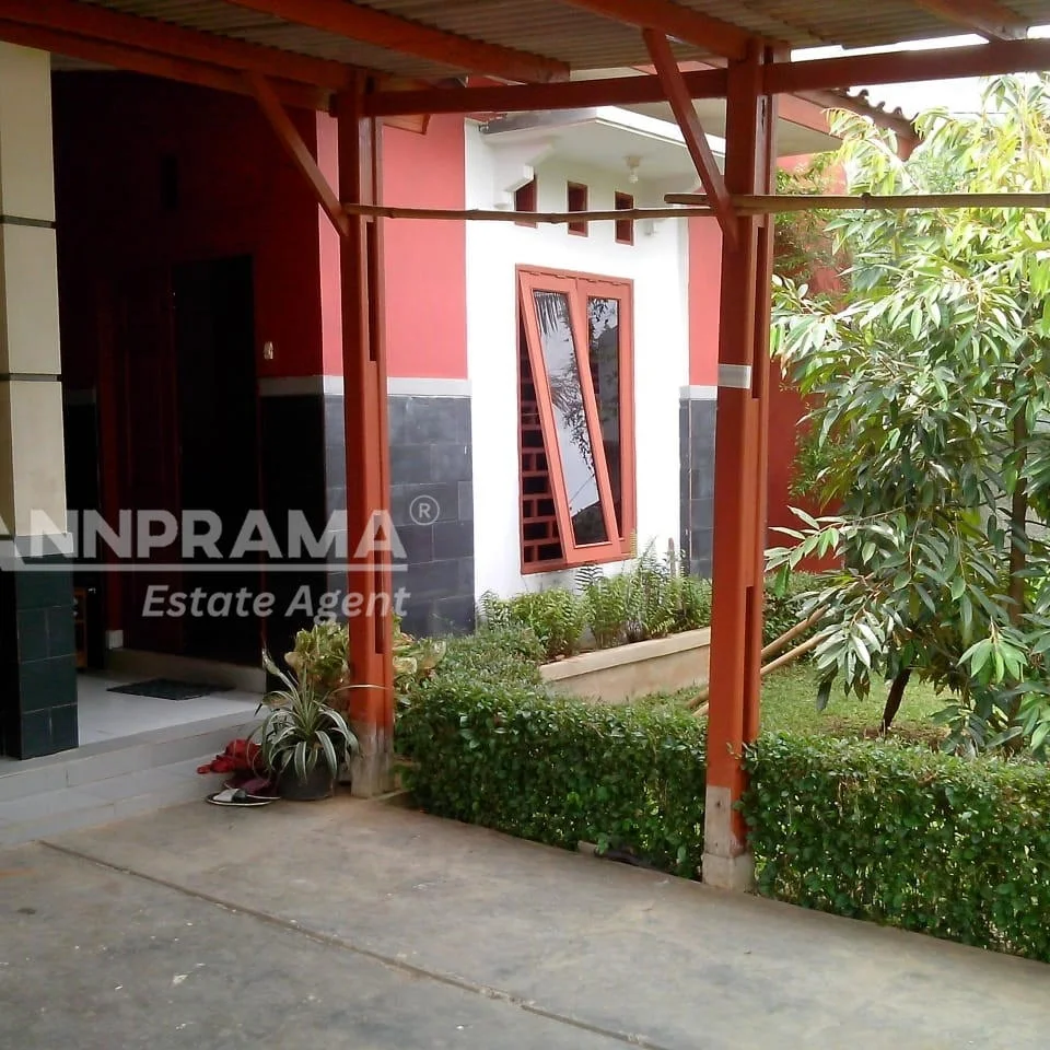 dijual rumah jln raya sawangan depok