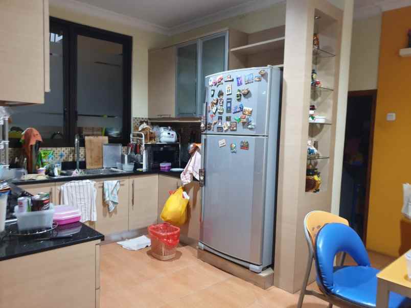 dijual rumah joglo kembangan