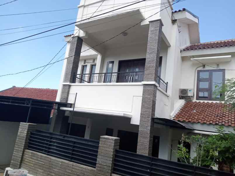 dijual rumah kalibanteng