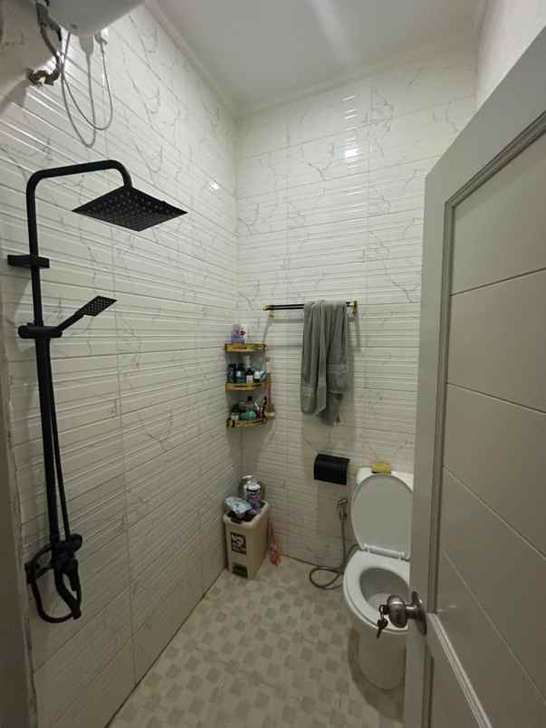 dijual rumah kalibaru cilodong depok