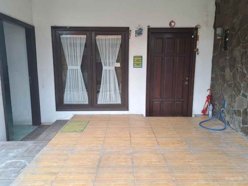 dijual rumah karang empat