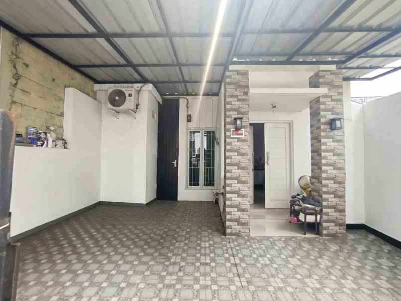 dijual rumah kayugede