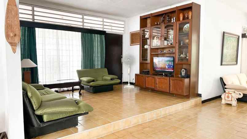 dijual rumah kebayoran lama