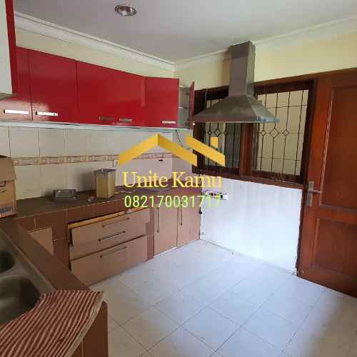 dijual rumah kebayoran lama jaksel