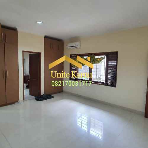 dijual rumah kebayoran lama jaksel