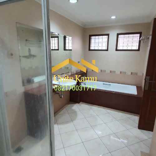 dijual rumah kebayoran lama jaksel