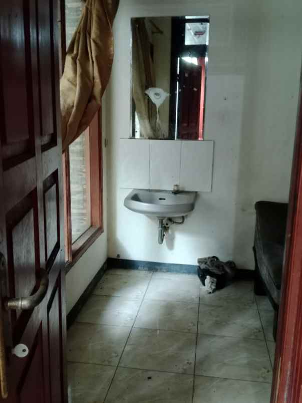 dijual rumah kebon kacang