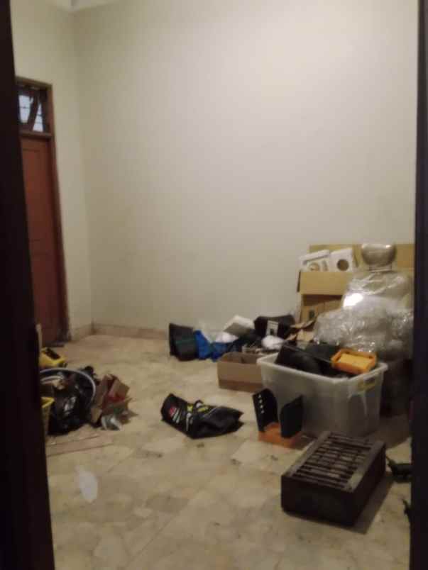 dijual rumah kebon kacang