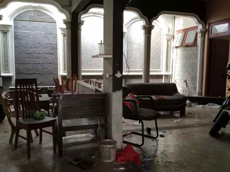 dijual rumah kebon kacang