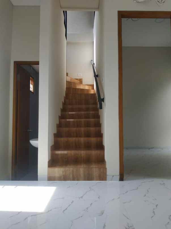 dijual rumah kedaung