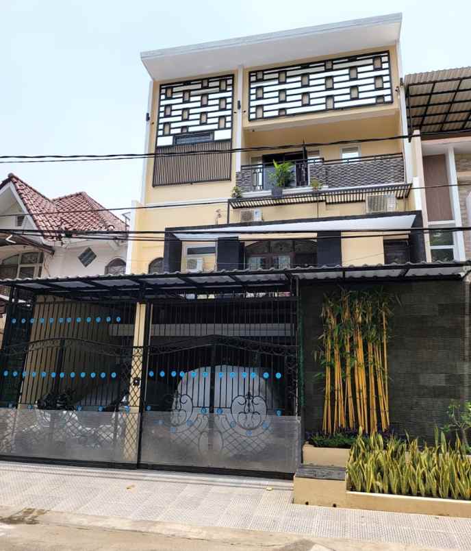 dijual rumah kelapa gading barat