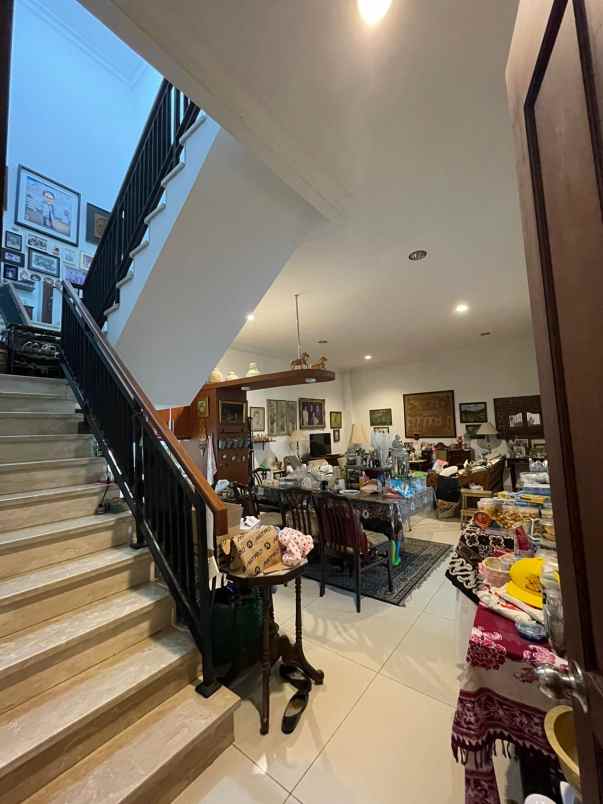 dijual rumah kemang