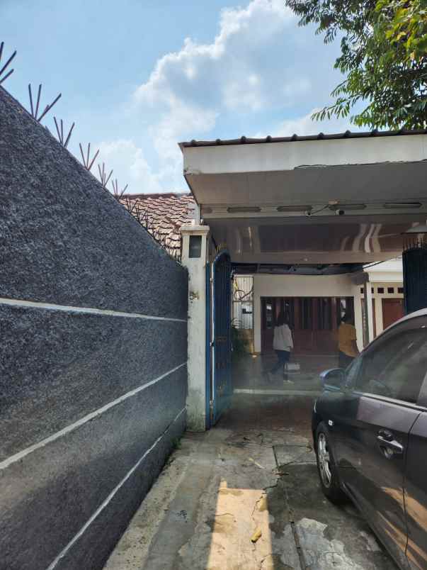 dijual rumah kemang timur kemang